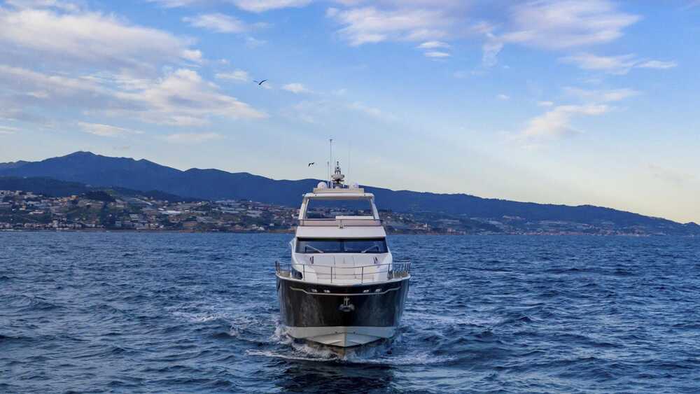 External View Prestige 750