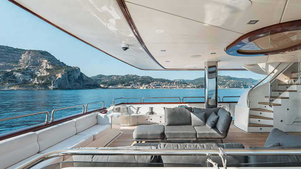 Main deck aft