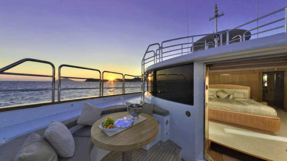 Master suit on main deck