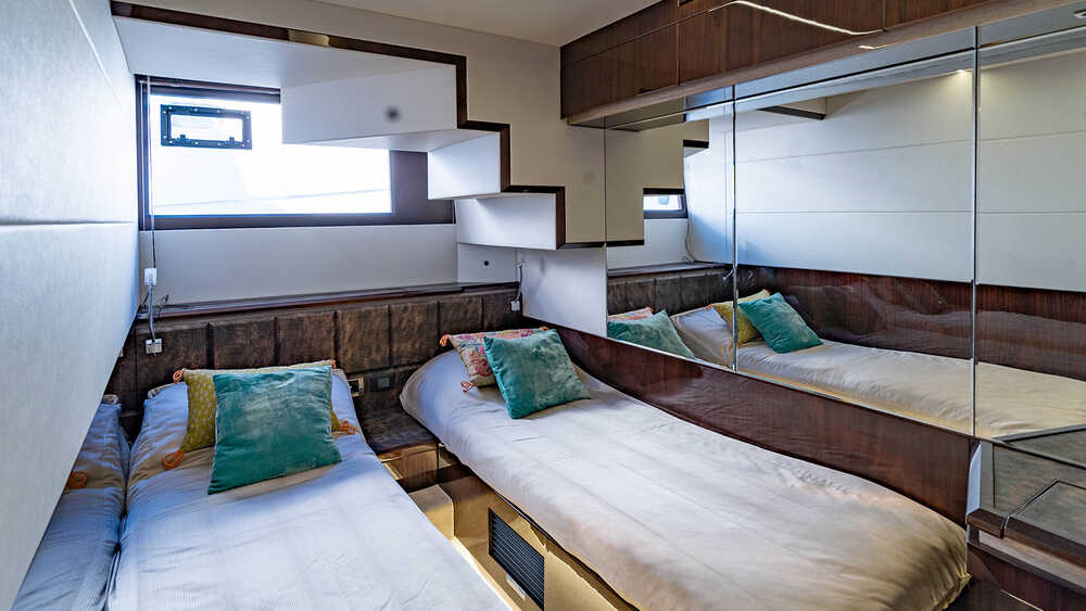 Guest cabin