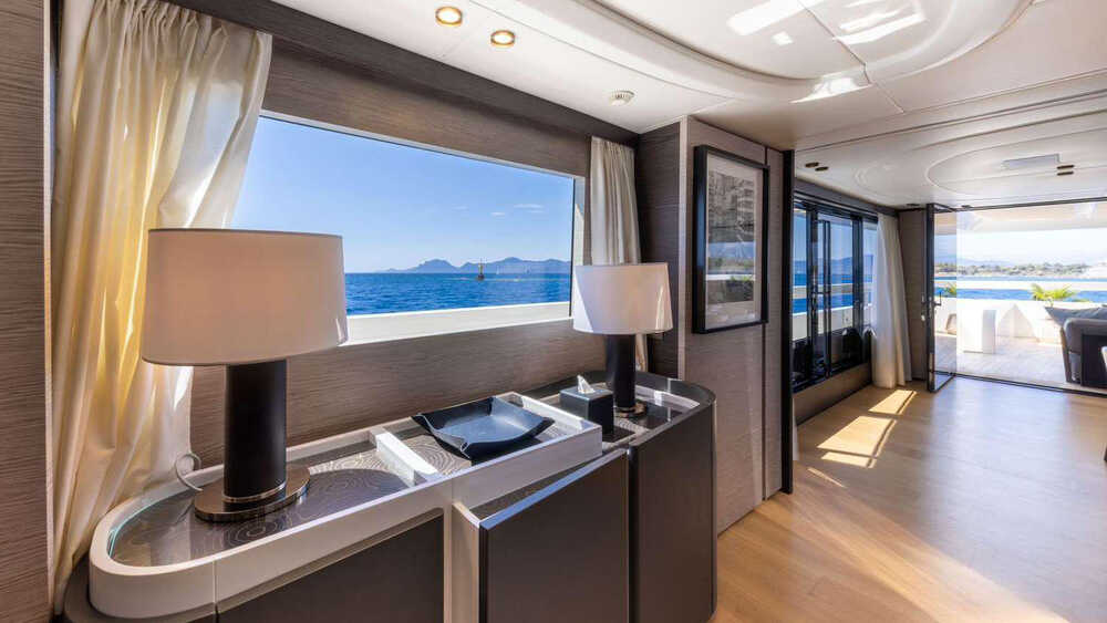 Main deck salon