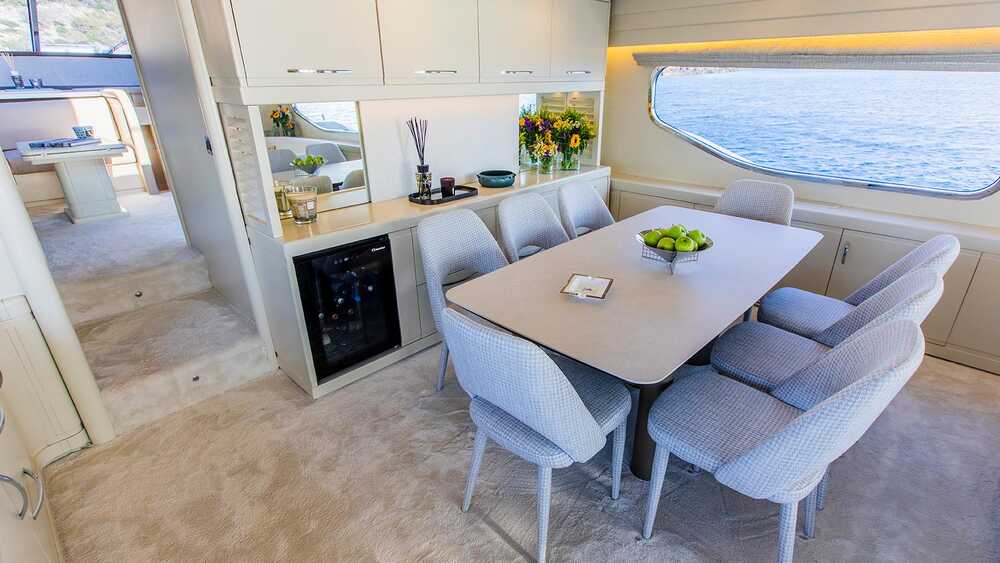 Salon dining 