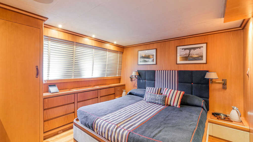Double cabin
