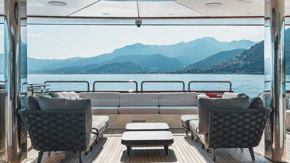 Main deck aft