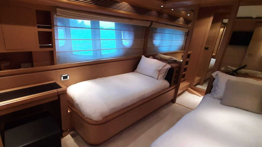 Twin guest cabin