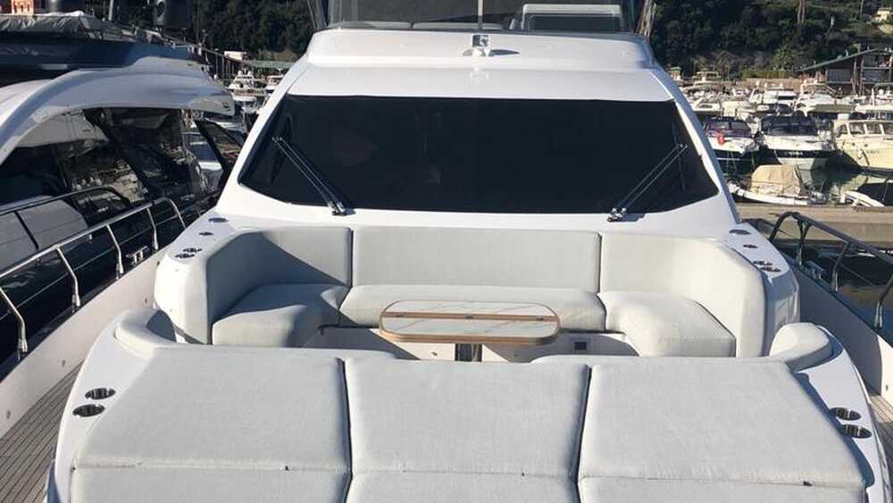 Lounge area on bow with sunbathing cushions