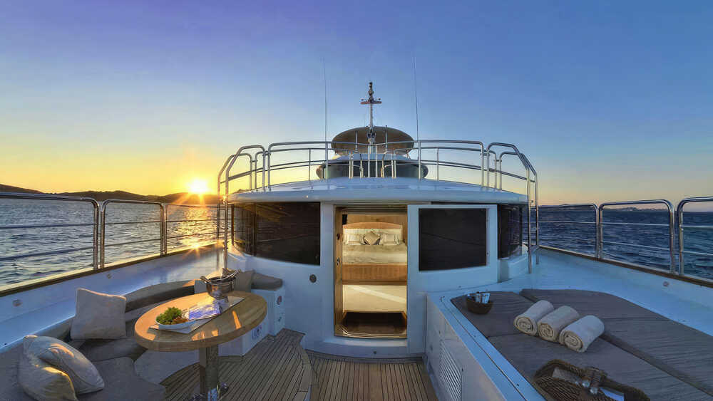 Master suit on main deck