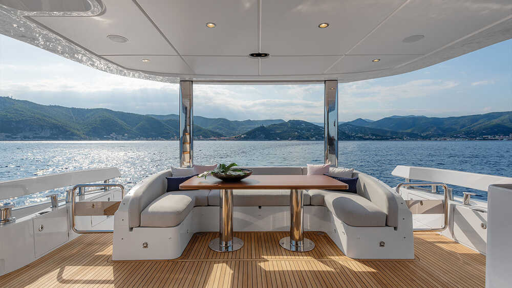 Dining area in cockpit