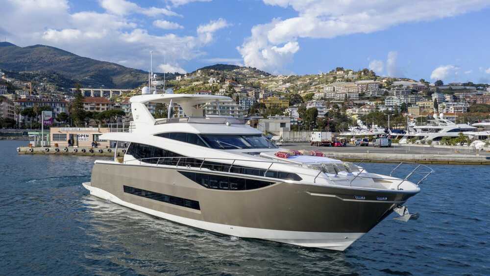 External View Prestige 750