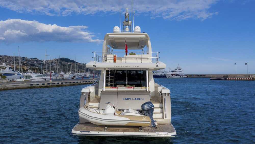 External View Prestige 750