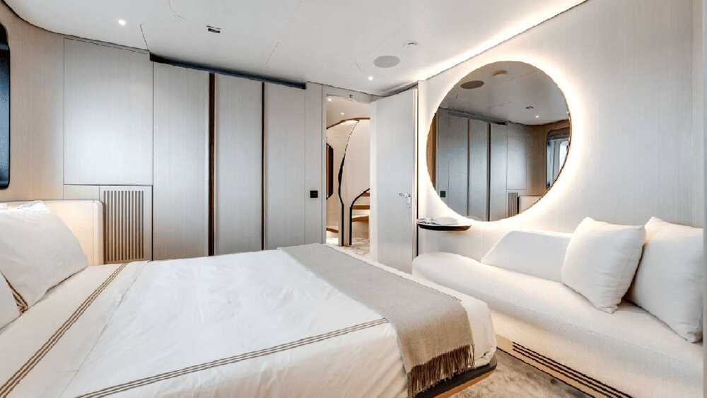 Azimut TYCOON, 35.97 м