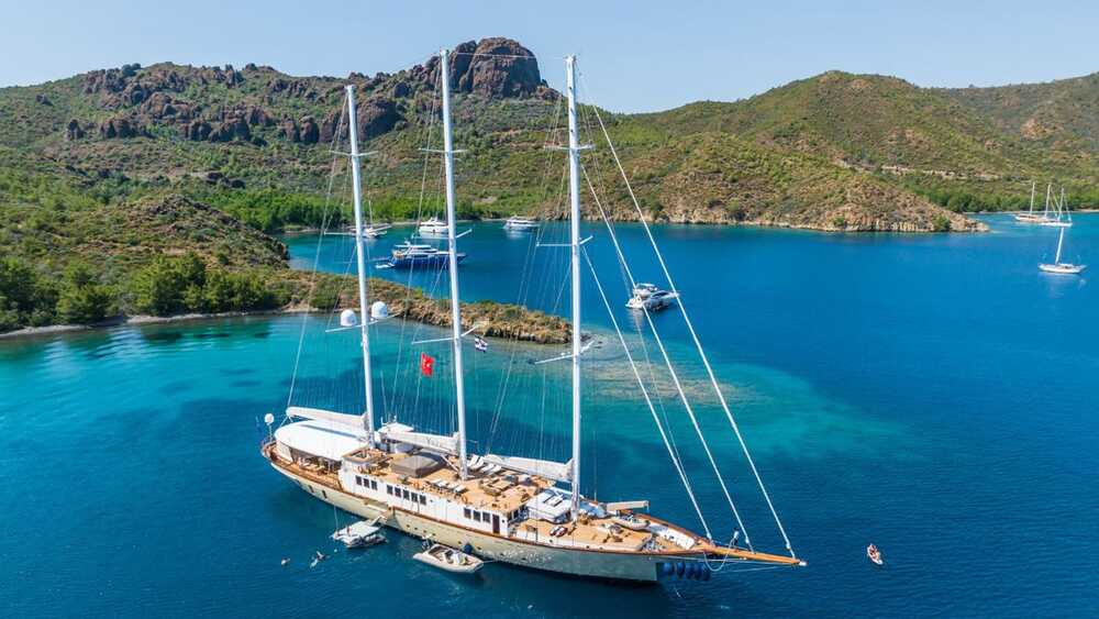 Aegean Yacht YAZZ, 55.98 м