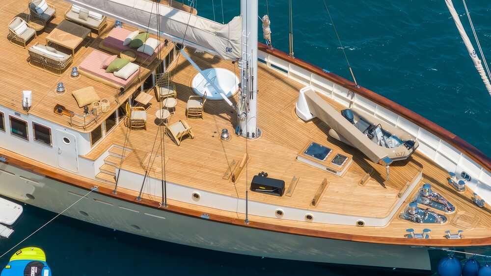 Aegean Yacht YAZZ, 55.98 м