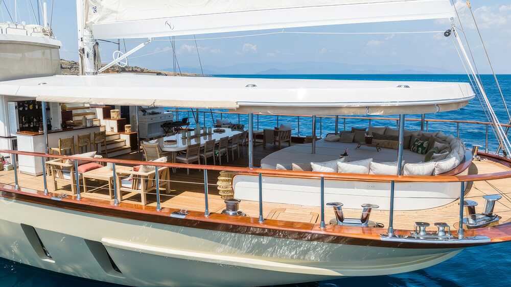 Aegean Yacht YAZZ, 55.98 м
