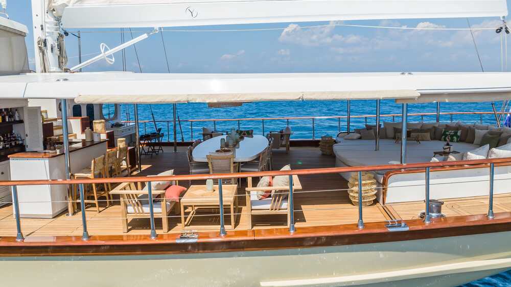 Aegean Yacht YAZZ, 55.98 м