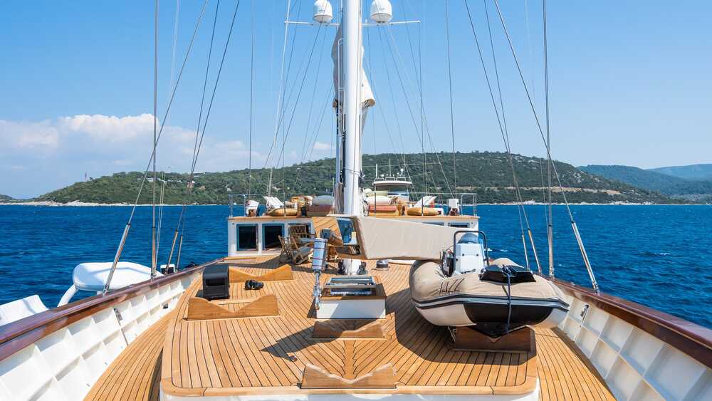 Aegean Yacht YAZZ, 55.98 м