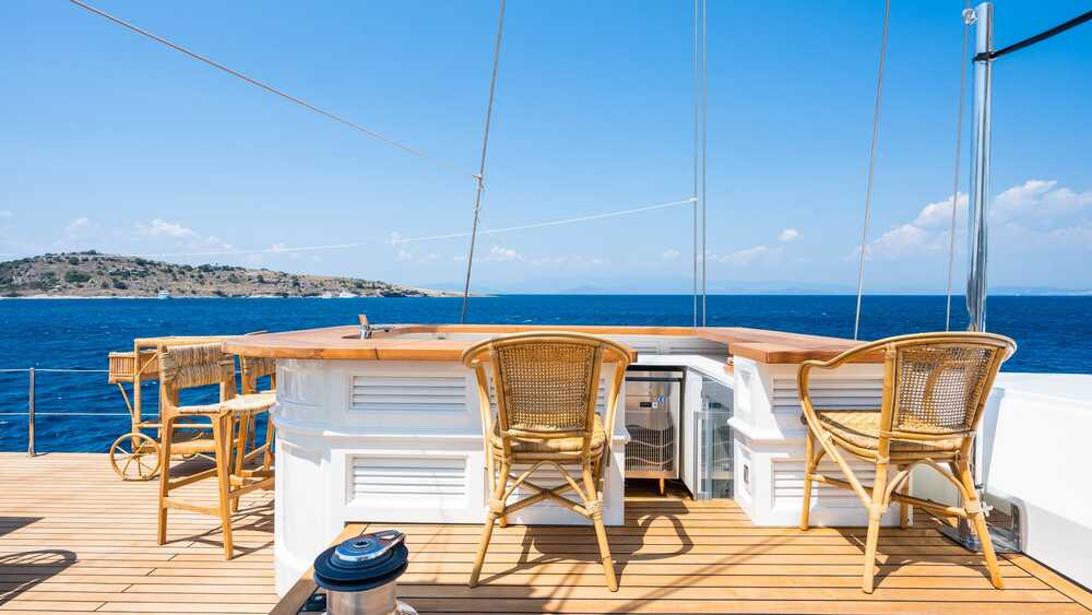Aegean Yacht YAZZ, 55.98 м