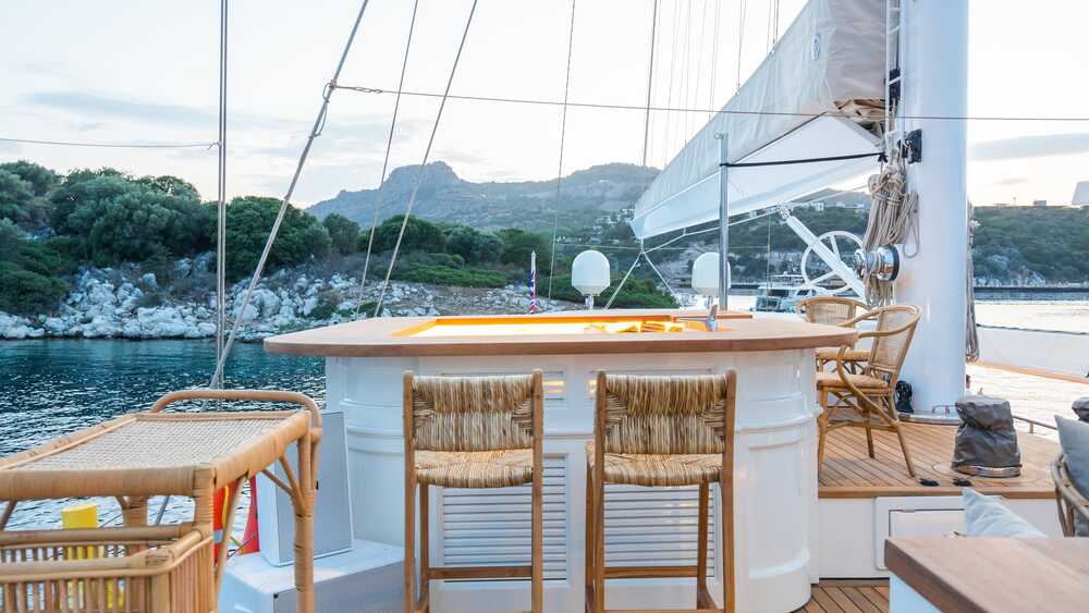 Aegean Yacht YAZZ, 55.98 м