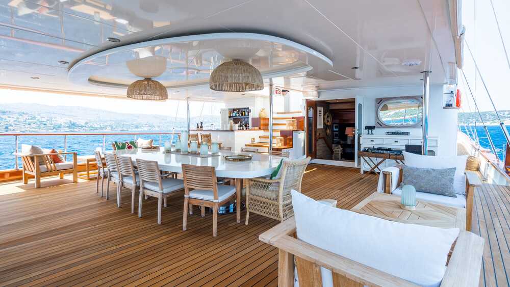 Aegean Yacht YAZZ, 55.98 м