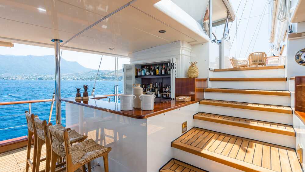 Aegean Yacht YAZZ, 55.98 м