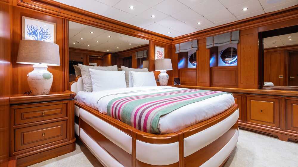 Aegean Yacht YAZZ, 55.98 м