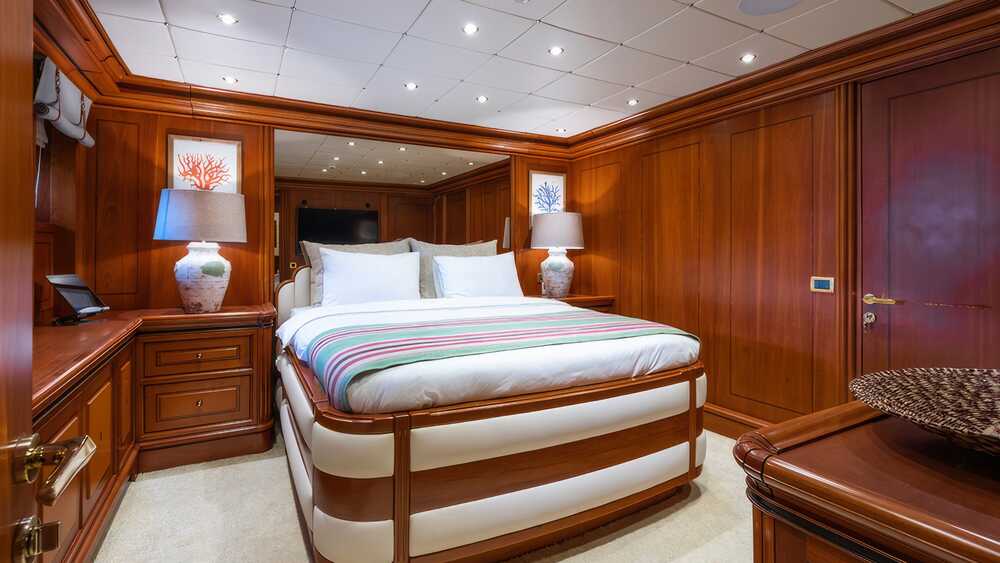 Aegean Yacht YAZZ, 55.98 м