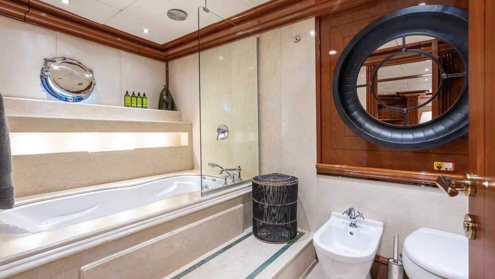 Aegean Yacht YAZZ, 55.98 м