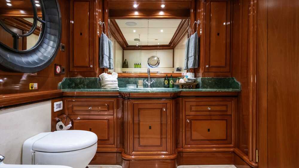 Aegean Yacht YAZZ, 55.98 м