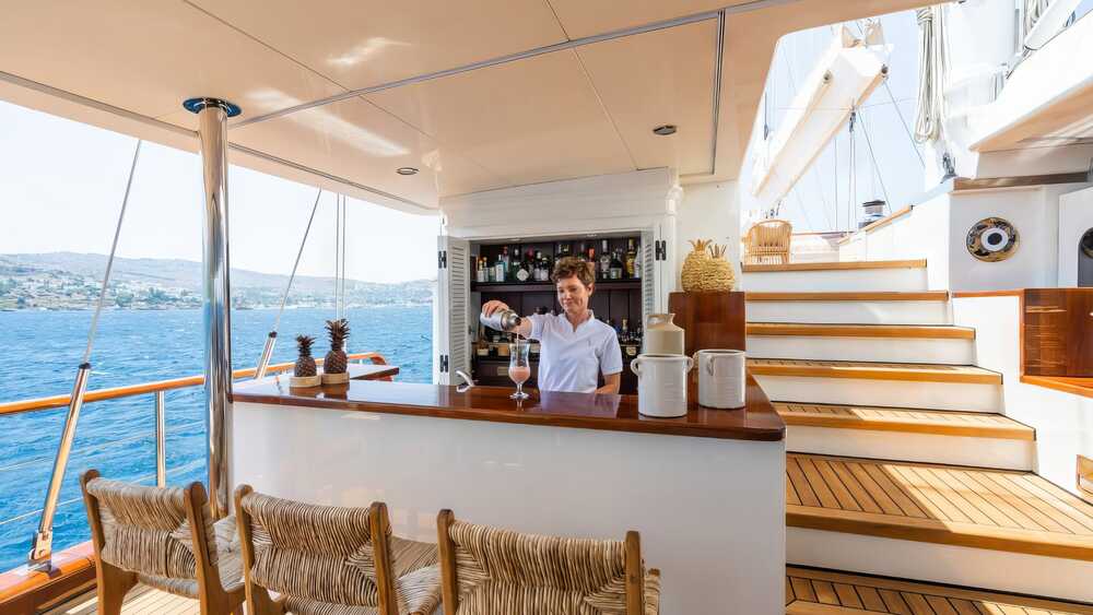 Aegean Yacht YAZZ, 55.98 м