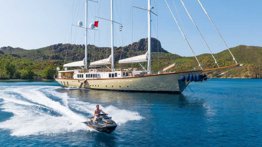 Aegean Yacht YAZZ, 55.98 м