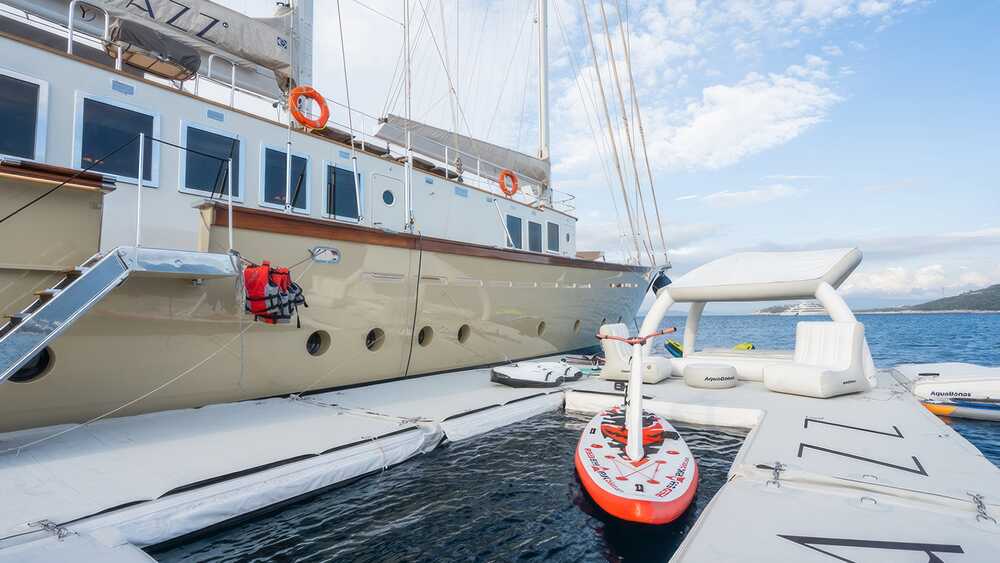 Aegean Yacht YAZZ, 55.98 м
