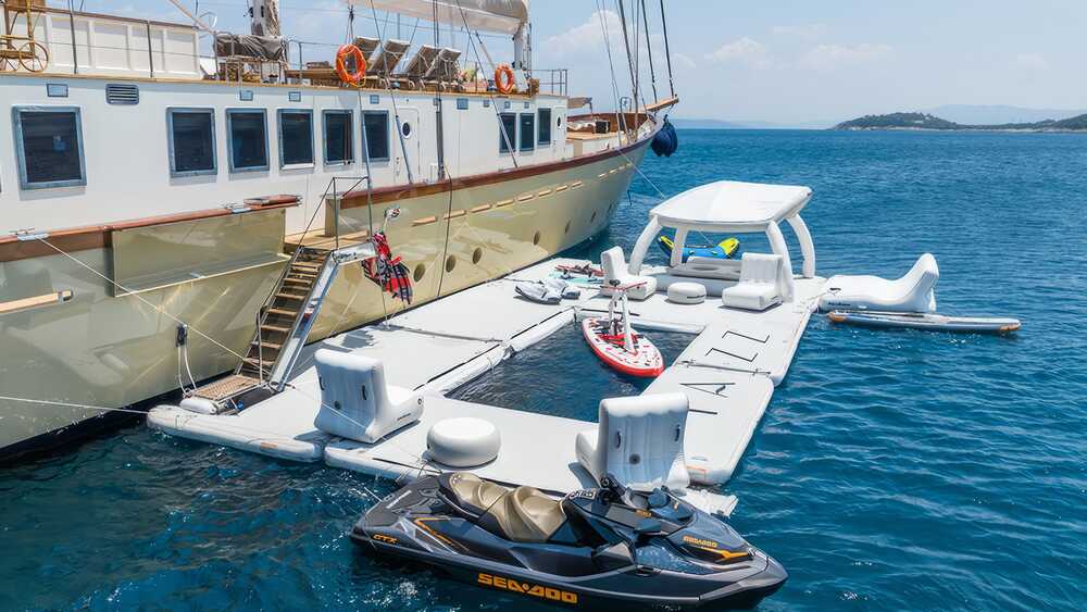 Aegean Yacht YAZZ, 55.98 м