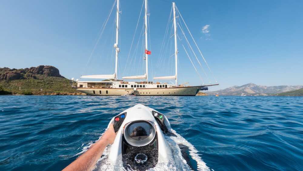 Aegean Yacht YAZZ, 55.98 м