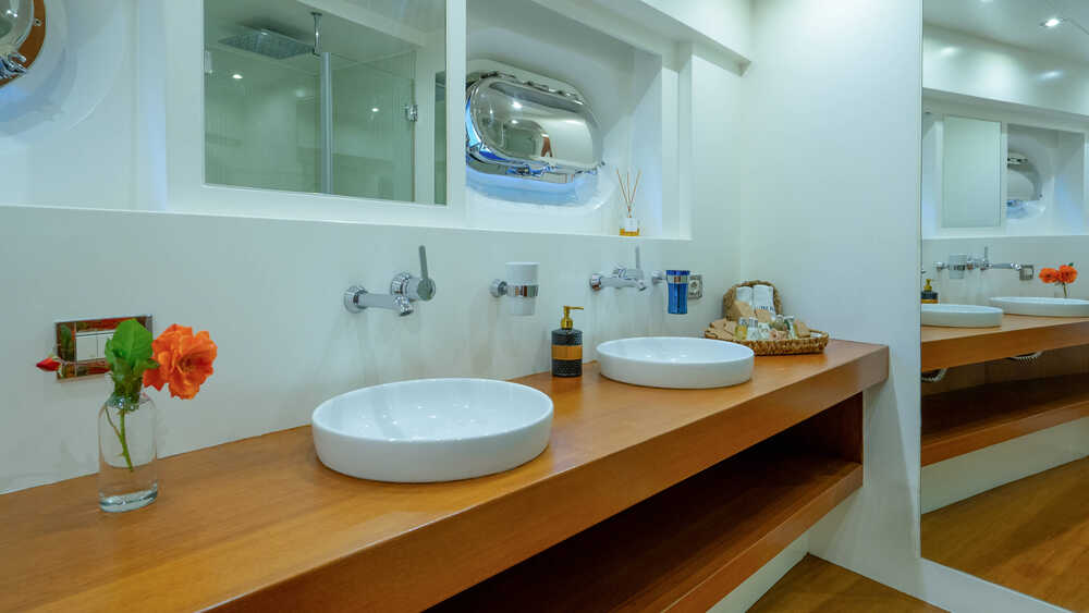 Valena Yachting UBI BENE, 44.00 м