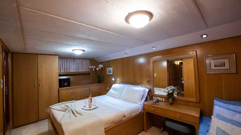 Perama 100 ELENA, 31.10 м