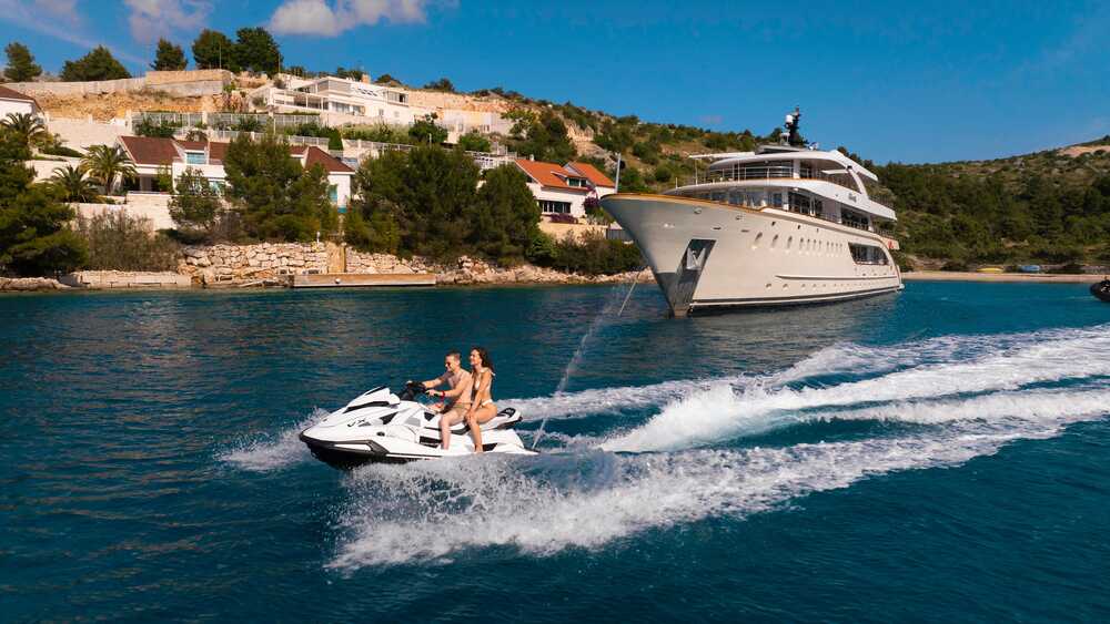 Custom RIVA, 48.20 м