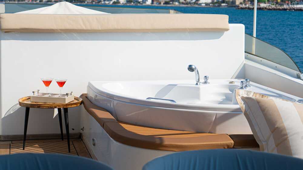 Cantieri FA Custom AQUILA, 37.00 м