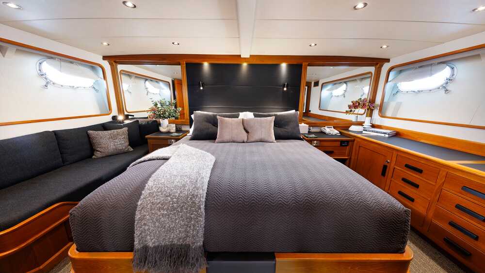 Lloyds Ships PHOENIX ONE, 35.00 м