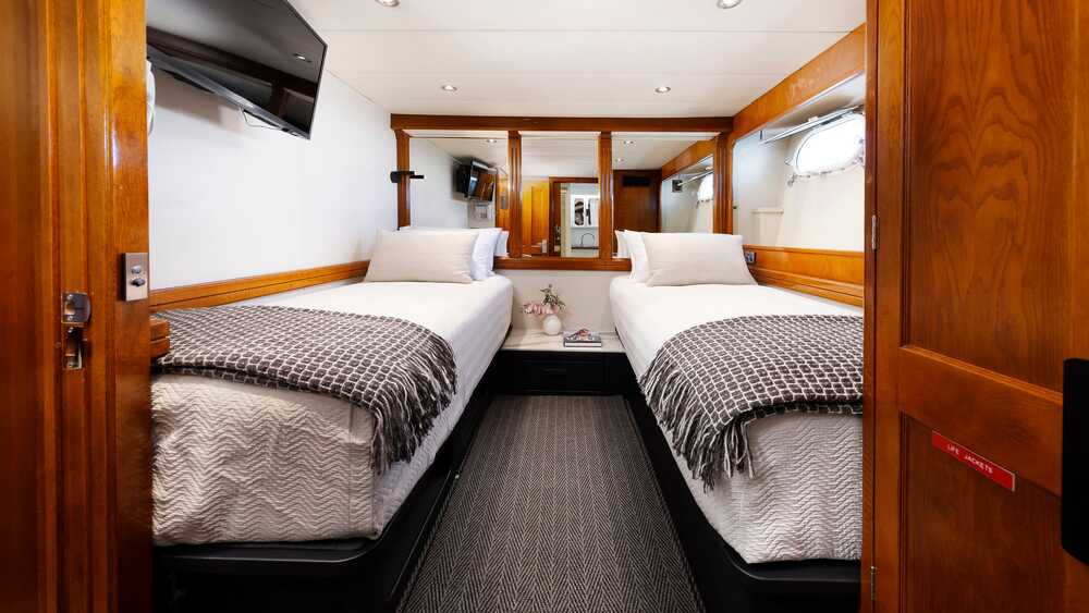 Lloyds Ships PHOENIX ONE, 35.00 м
