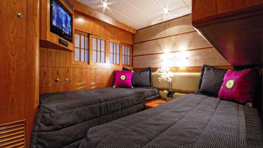 Guest cabin