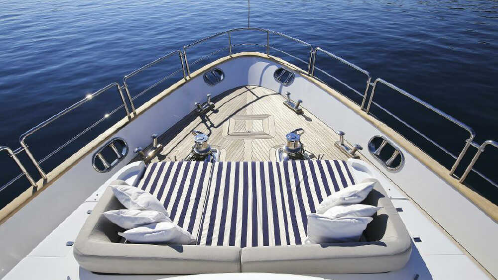 Relaxation area on bow