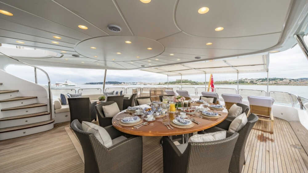 Dining area on upper deck 
