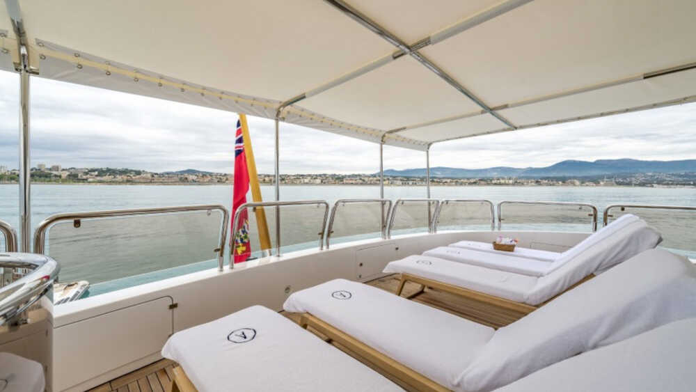 Sunbathing area on sun deck 