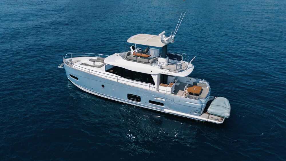 Azimut Magellano 53