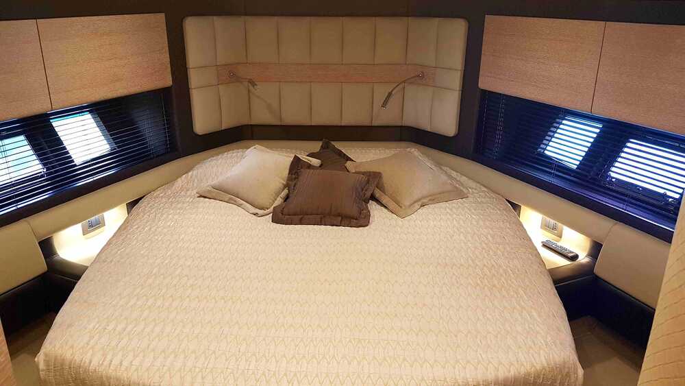 Azimut 64 2015
