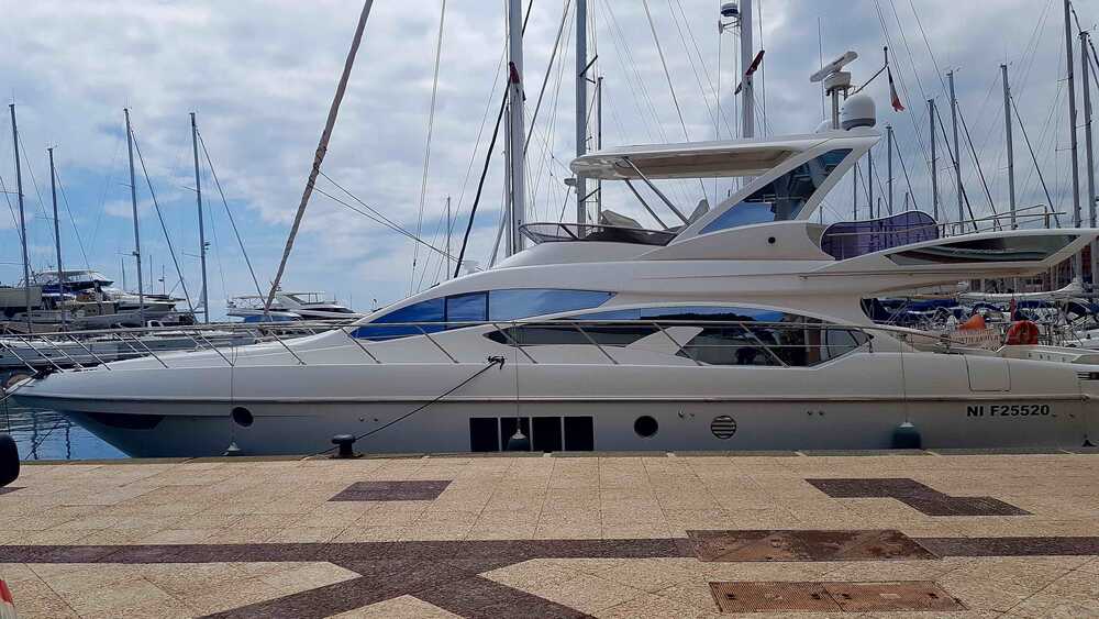 Azimut 64 2015