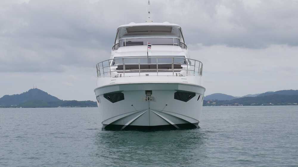 Exterior. Nose