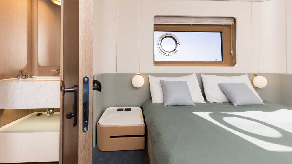 Double guest cabin