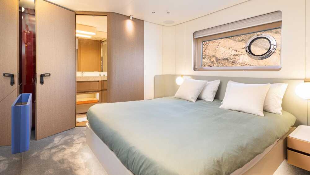 Double guest cabin