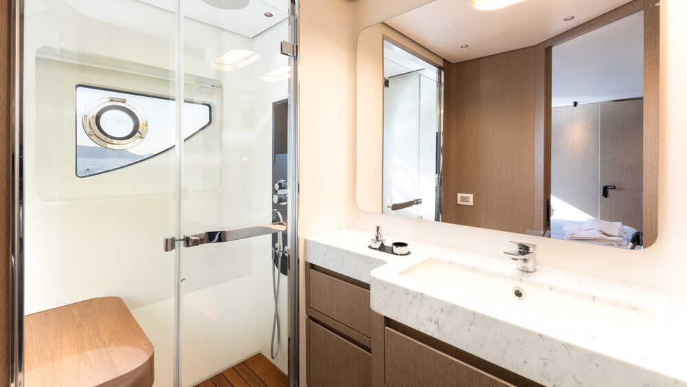 Double guest cabin bathroom